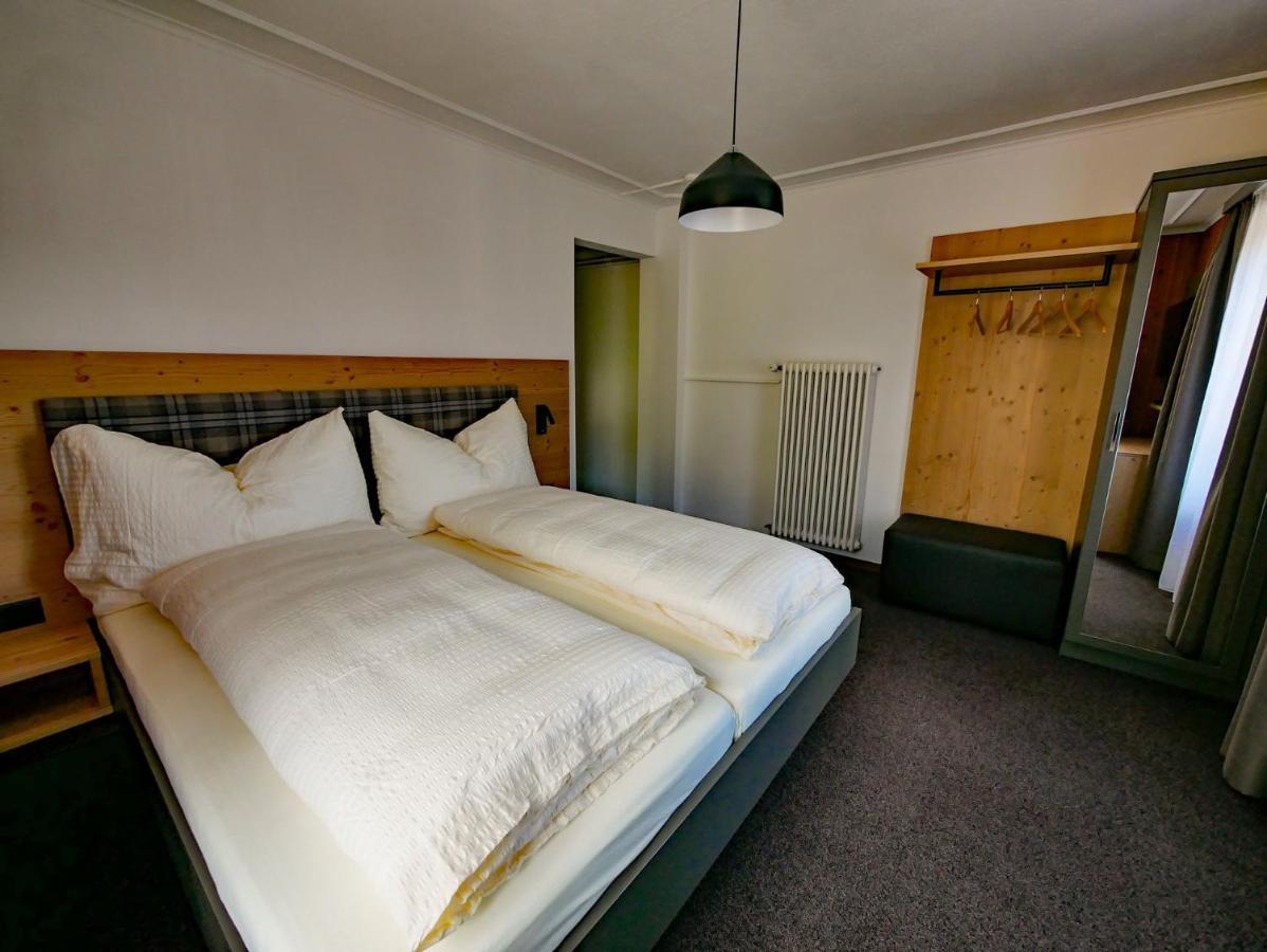 Hotel Restaurant Rätia Filisur Exteriör bild
